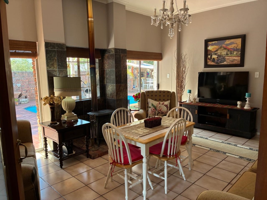 7 Bedroom Property for Sale in Heather Park Western Cape